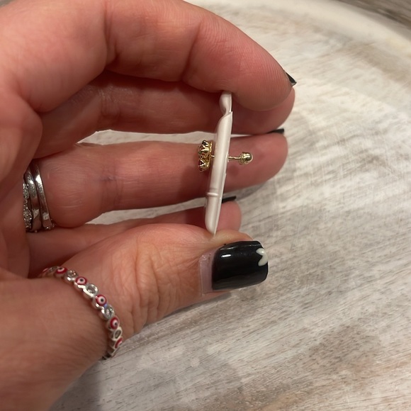 10k gold earrings studs - Picture 2 of 4